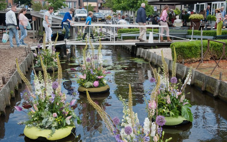 Visit The Aalsmeer Flower Festival In And Around Aalsmeer - Holland.com